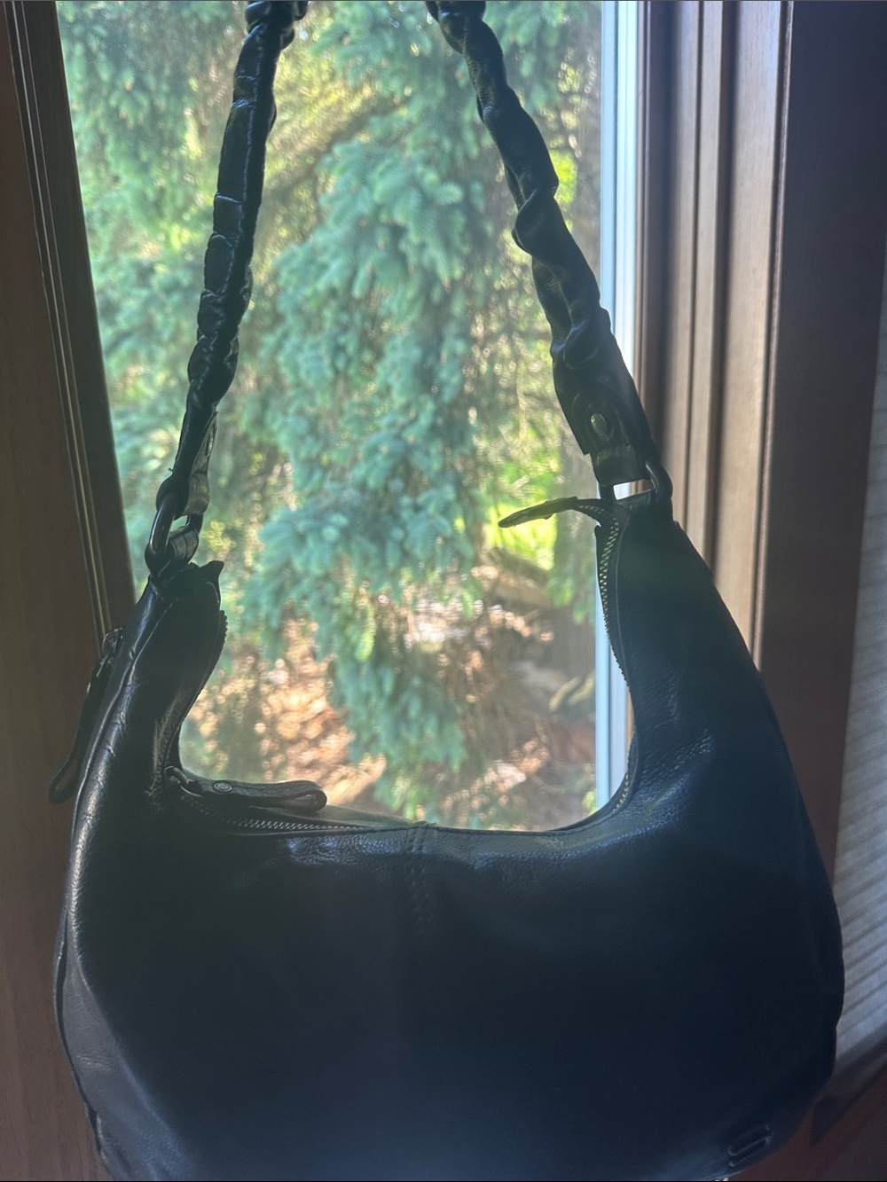 Spikes & Sparrow Classic Black Leather Shoulder Bag - Sleek Everyday Carry.